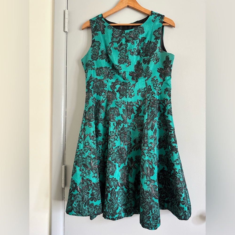 Jessica Howard retro scoop neck green/black paisley print fit and flare dress - Picture 4 of 9